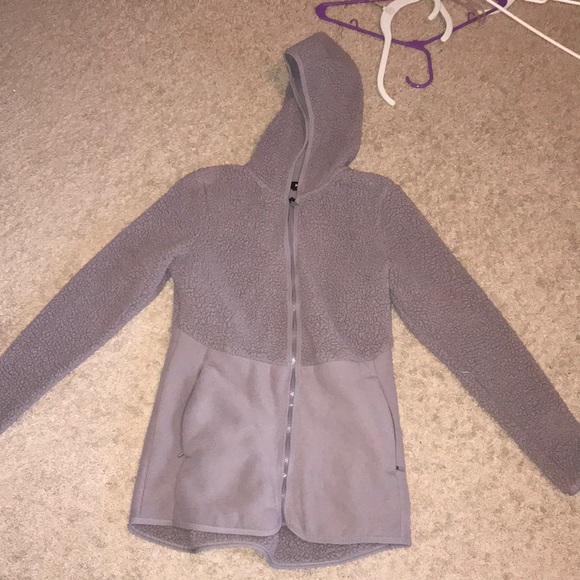 FILA zip up! - Picture 1 of 3